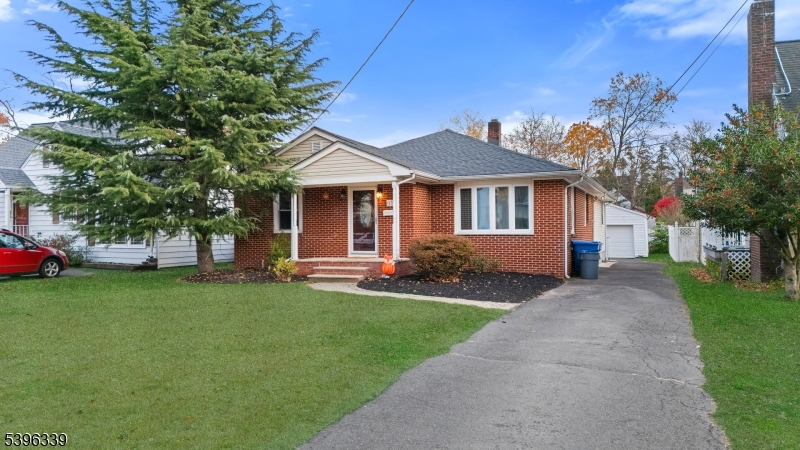 Dunellen Boro, New Jersey, 08812, United States, 3 Bedrooms Bedrooms, ,2 BathroomsBathrooms,Residential,For Sale,1991151