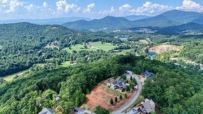 Hiawassee, Georgia, 30546, United States, 3 Bedrooms Bedrooms, ,4 BathroomsBathrooms,Residential,For Sale,1933523