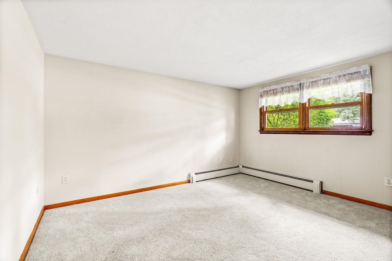 Nashua, New Hampshire, 03062, United States, 3 Bedrooms Bedrooms, ,2 BathroomsBathrooms,Residential,For Sale,1942300