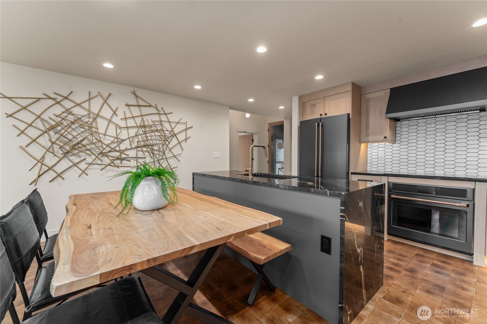 Manson, Washington, 98831, United States, 2 Bedrooms Bedrooms, ,2 BathroomsBathrooms,Residential,For Sale,1846927