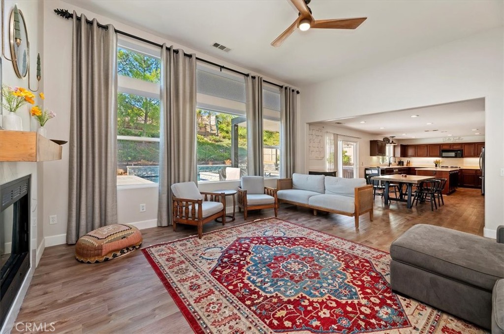 Lake Elsinore, California, 92532, United States, 4 Bedrooms Bedrooms, ,3 BathroomsBathrooms,Residential,For Sale,1939377