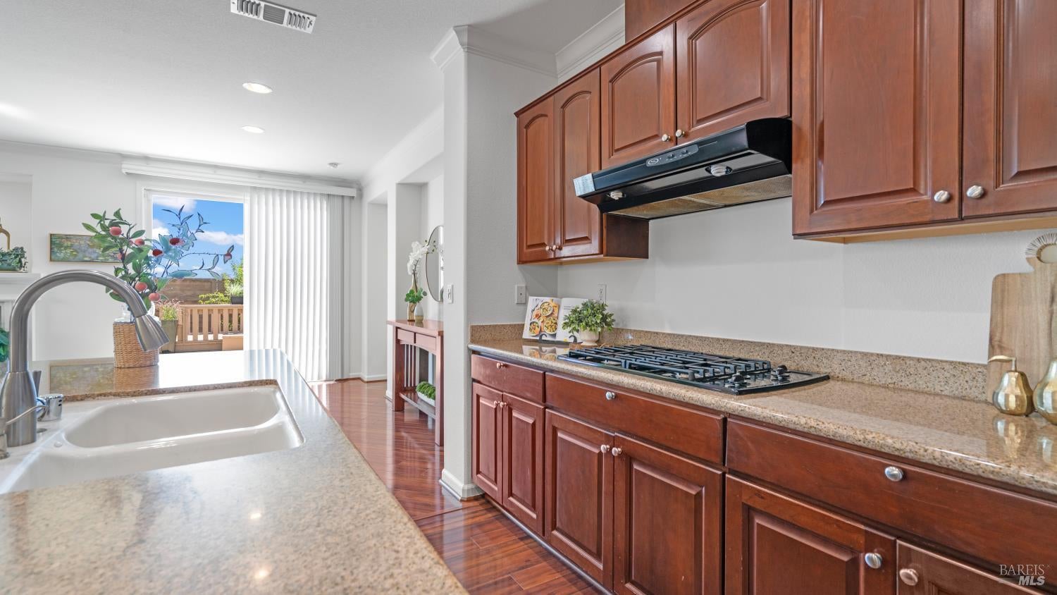 Vacaville, California, 95687, United States, 2 Bedrooms Bedrooms, ,2 BathroomsBathrooms,Residential,For Sale,1911882