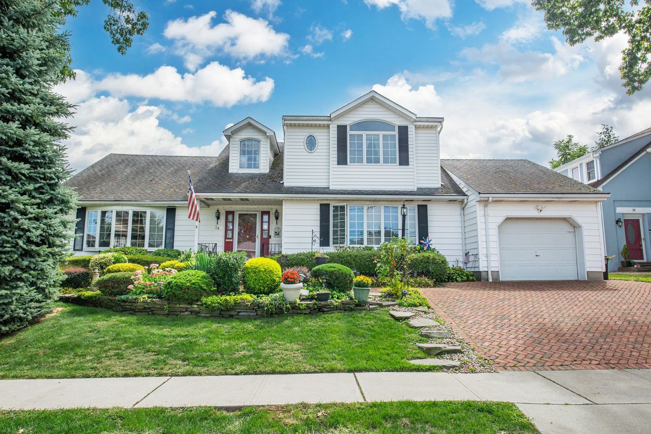 Wood Ridge, New Jersey, 07075, United States, 4 Bedrooms Bedrooms, ,4 BathroomsBathrooms,Residential,For Sale,1978112