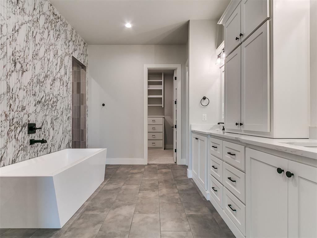 Edmond, Oklahoma, 73025, United States, 4 Bedrooms Bedrooms, ,4 BathroomsBathrooms,Residential,For Sale,1981952