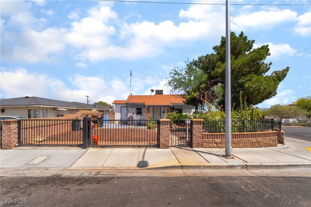 Las Vegas, Nevada, 89101, United States, ,Residential,For Sale,1870177