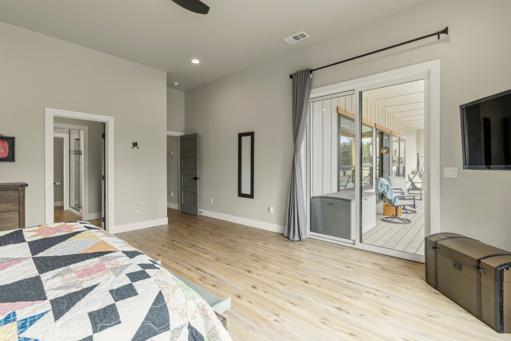 KLAMATH FALLS, Oregon, 97601, United States, 4 Bedrooms Bedrooms, ,3 BathroomsBathrooms,Residential,For Sale,2044065