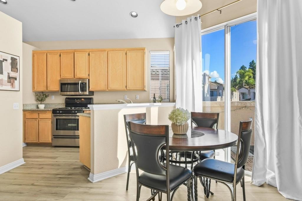 Chula Vista, California, 91910, United States, 2 Bedrooms Bedrooms, ,2 BathroomsBathrooms,Residential,For Sale,1996951