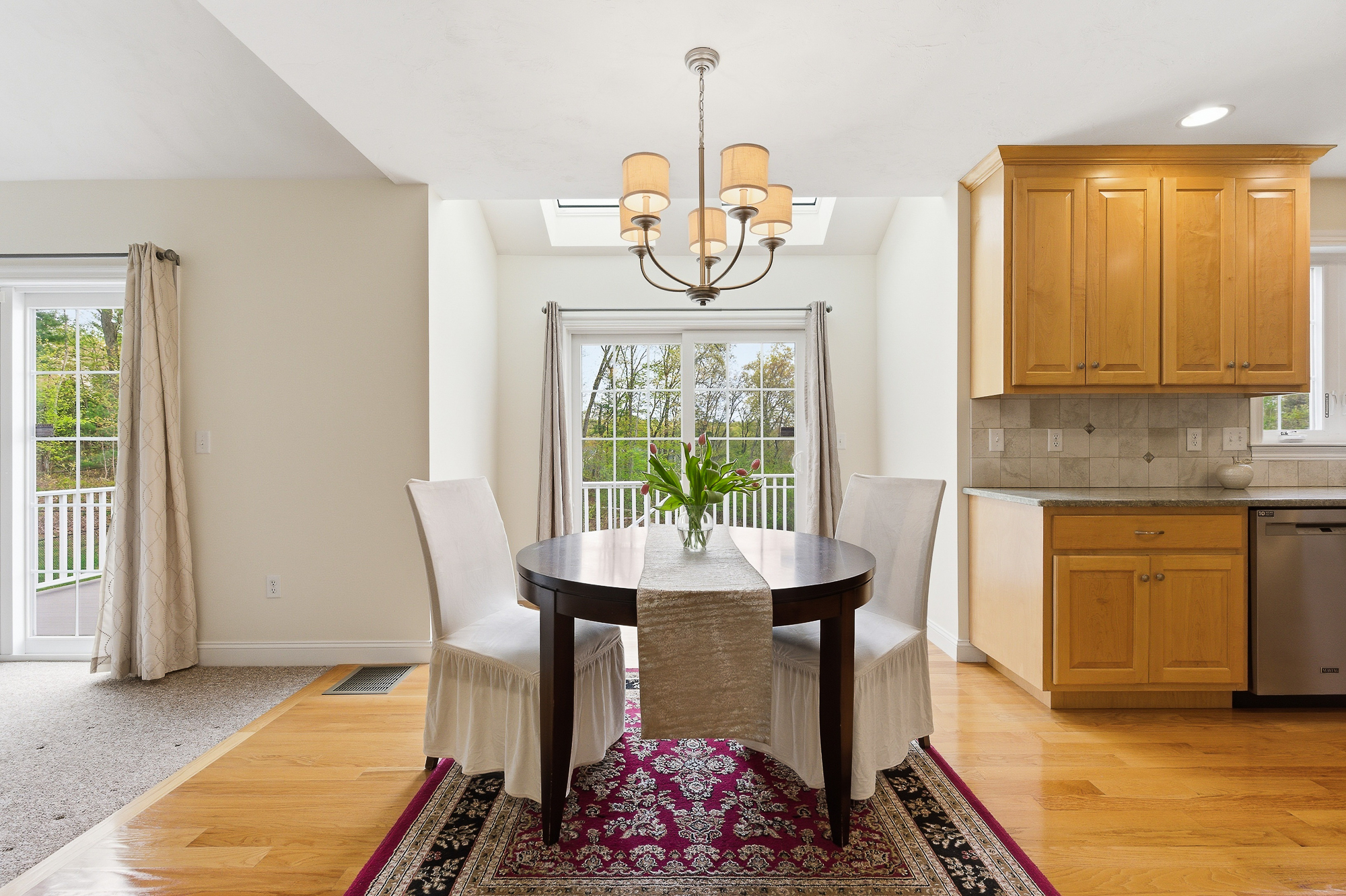  8 Victoria Circle, Shrewsbury, MA 01545 - 物件實景