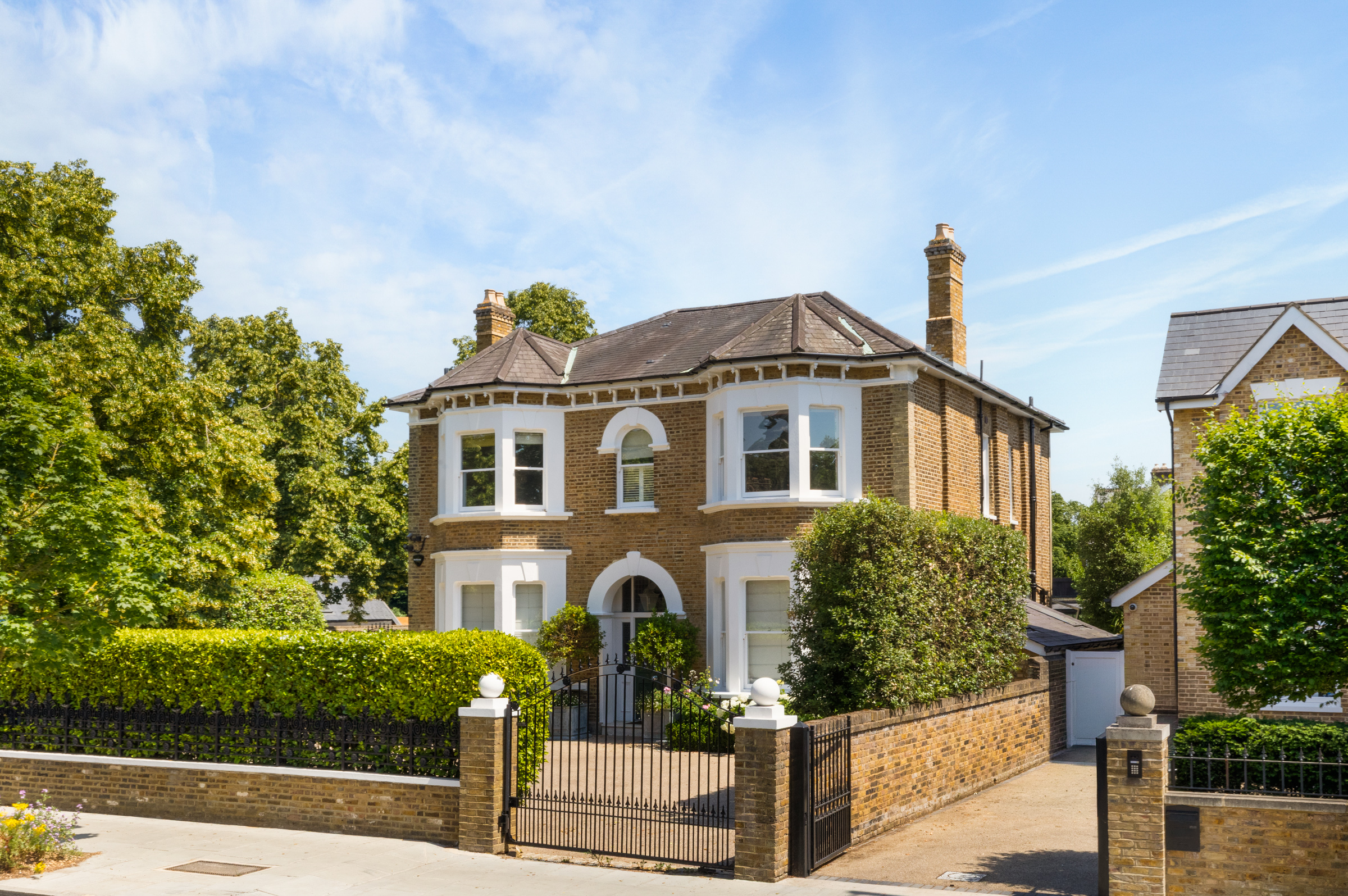  A Striking Double-Fronted Victorian Residence - 物件實景