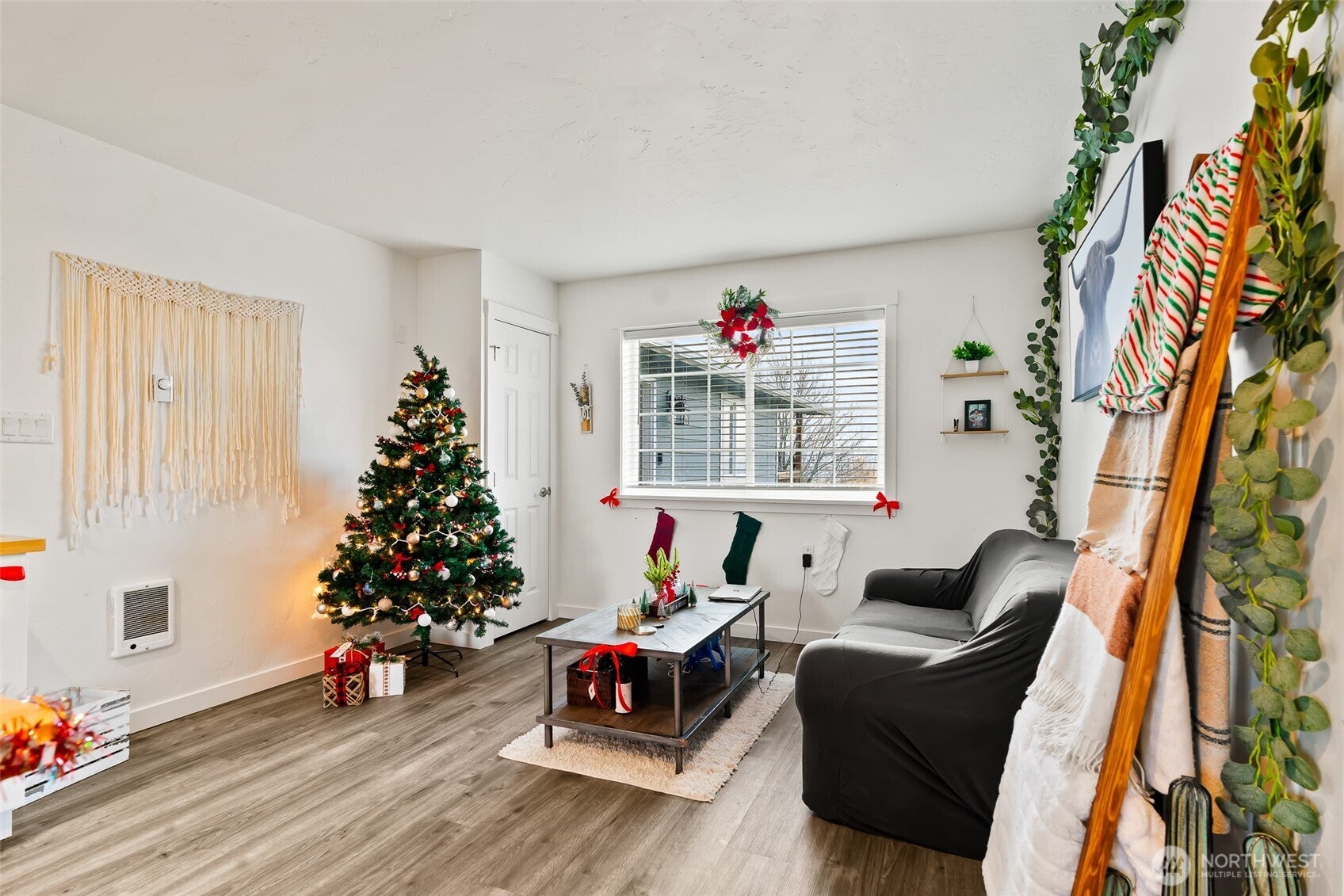 Ellensburg, Washington, 98926, United States, 6 Bedrooms Bedrooms, ,2 BathroomsBathrooms,Residential,For Sale,1992085