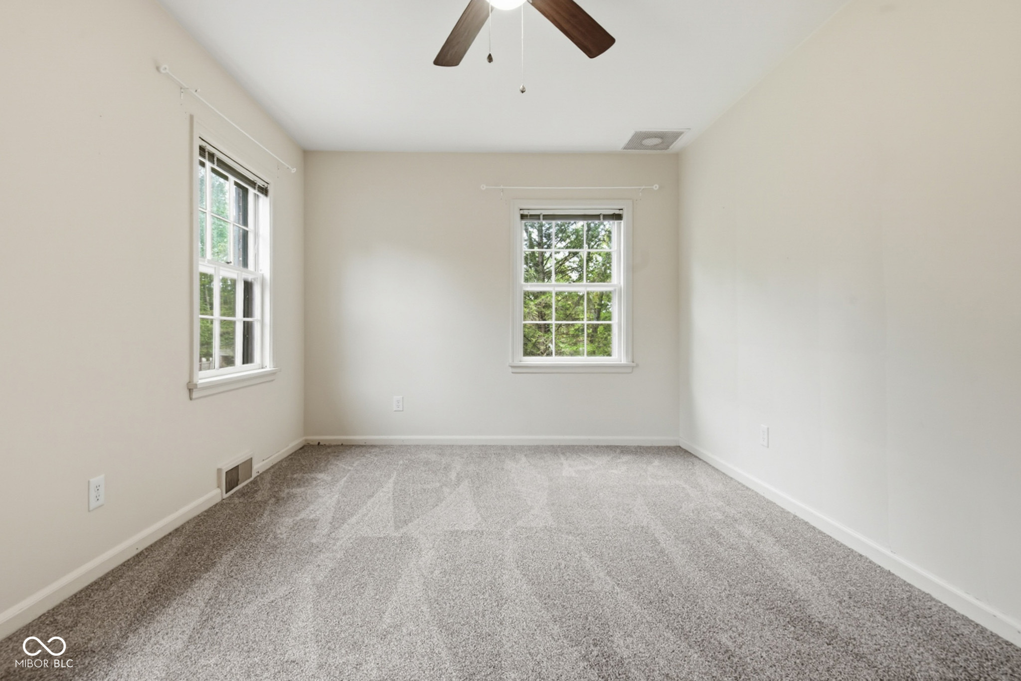 Columbus, Indiana, 47201, United States, 4 Bedrooms Bedrooms, ,3 BathroomsBathrooms,Residential,For Sale,1979631