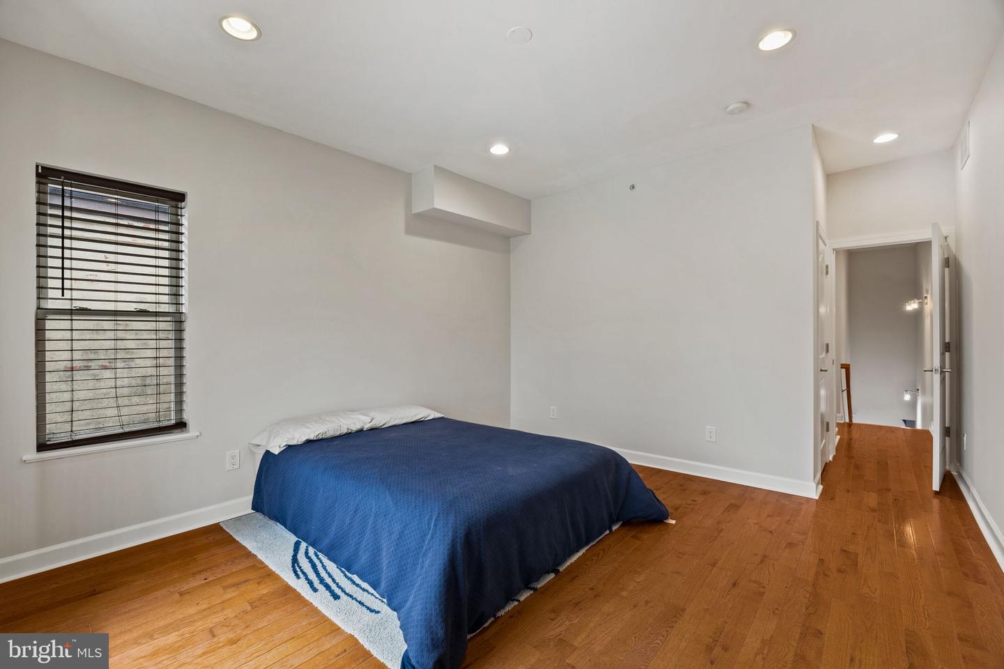 Philadelphia, Pennsylvania, 19146, United States, 3 Bedrooms Bedrooms, ,2 BathroomsBathrooms,Residential,For Sale,1949771