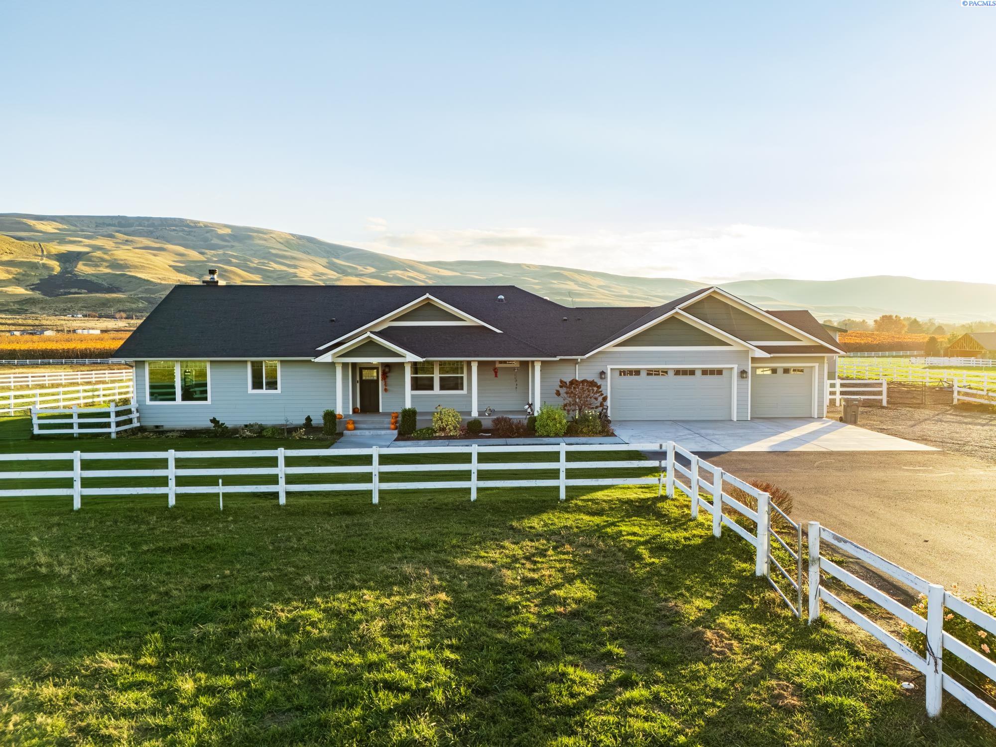 Prosser, Washington, 99350, United States, 3 Bedrooms Bedrooms, ,1 BathroomBathrooms,Residential,For Sale,1998379