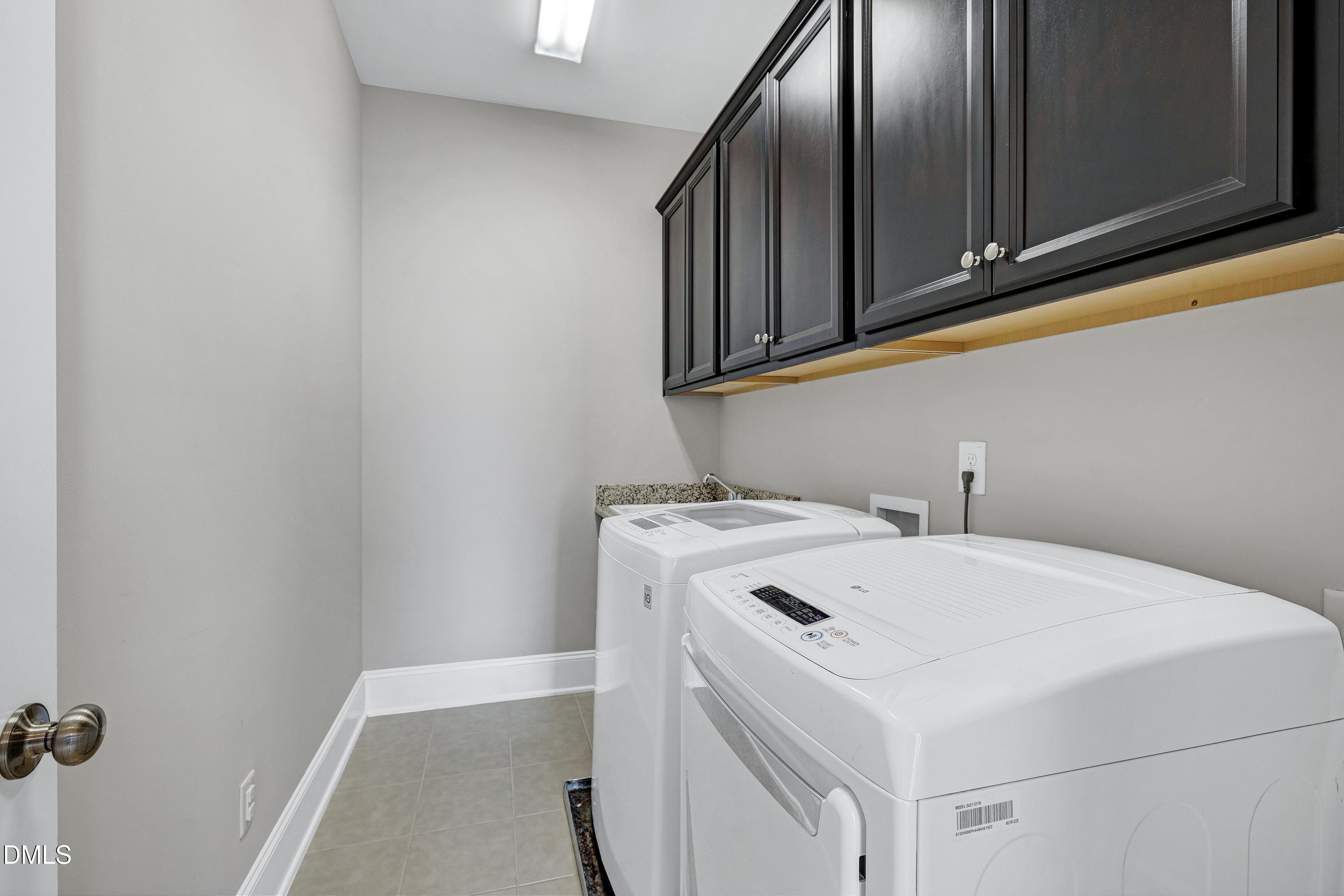 Apex, North Carolina, 27539, United States, 5 Bedrooms Bedrooms, ,5 BathroomsBathrooms,Residential,For Sale,2003181