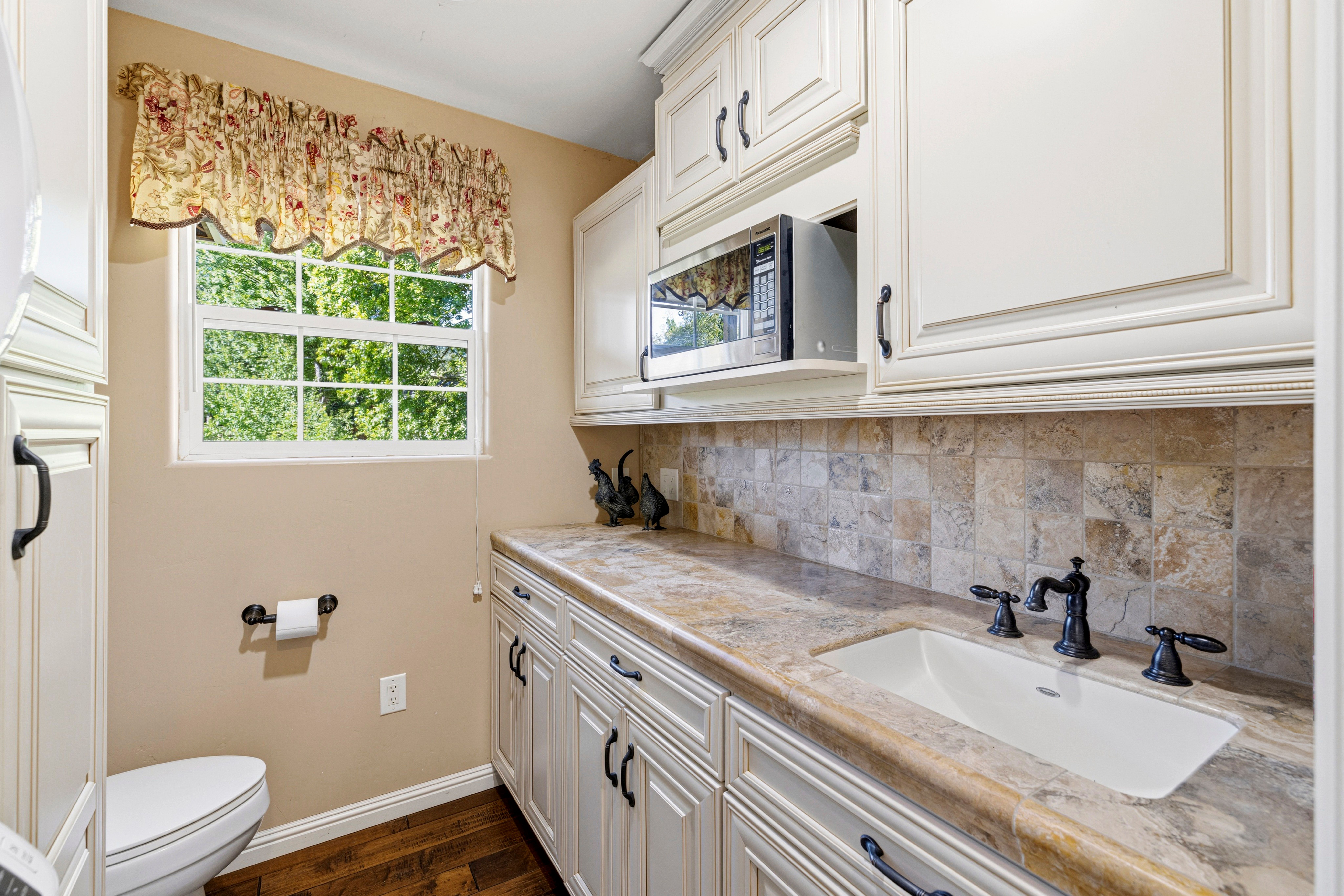  8723 Phoenix Avenue, Fair Oaks, CA 95628 - 物件實景