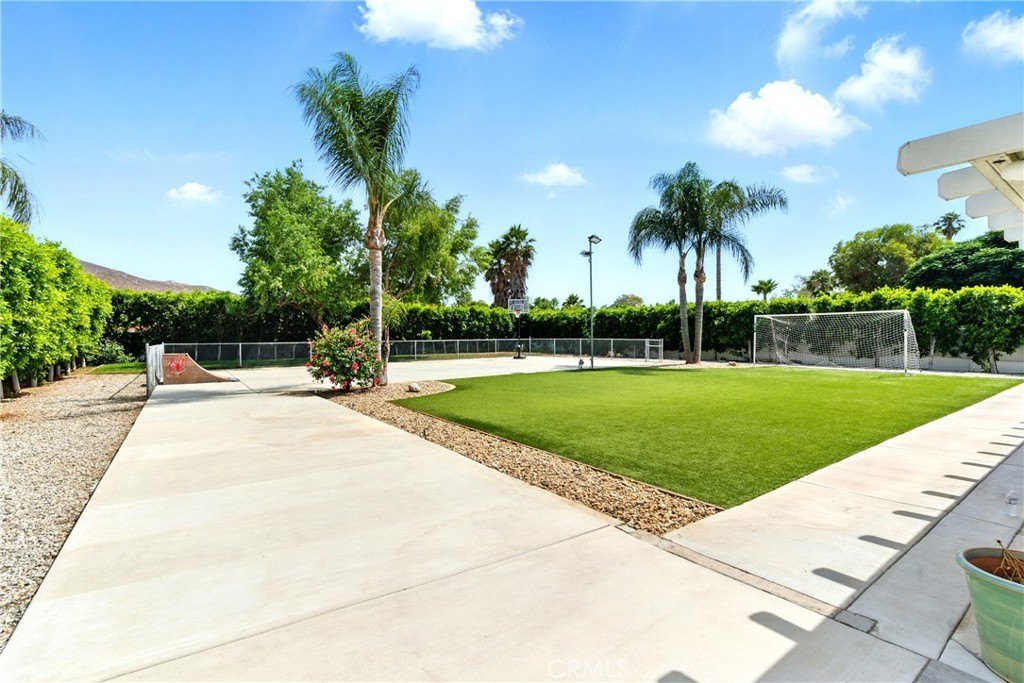 Jurupa Valley, California, 92509, United States, 4 Bedrooms Bedrooms, ,2 BathroomsBathrooms,Residential,For Sale,1873402