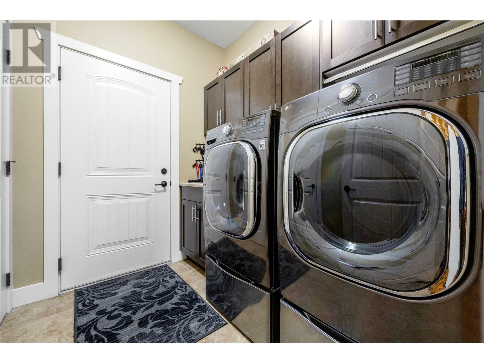 KELOWNA, British Columbia, V1P 1R7, CA, 5 Bedrooms Bedrooms, ,3 BathroomsBathrooms,Residential,For Sale,1837327