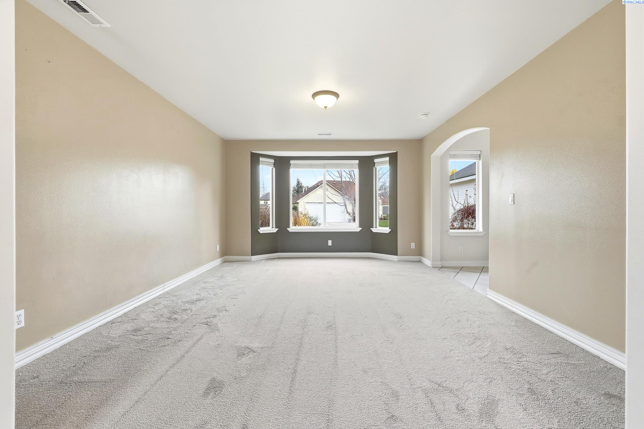 Pasco, Washington, 99301, United States, 3 Bedrooms Bedrooms, ,3 BathroomsBathrooms,Residential,For Sale,1998490