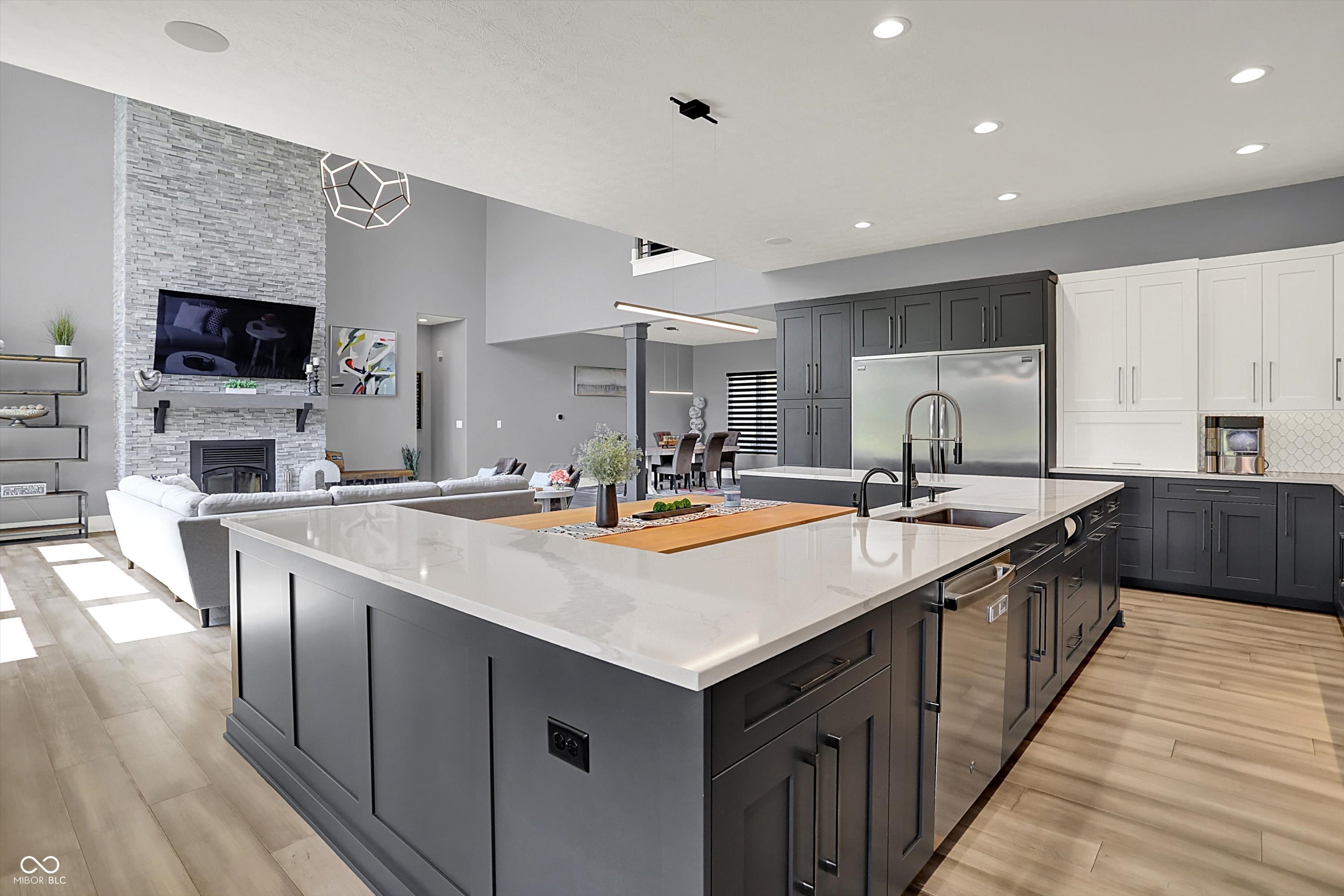 Greenwood, Indiana, 46143, United States, 4 Bedrooms Bedrooms, ,4 BathroomsBathrooms,Residential,For Sale,1978019