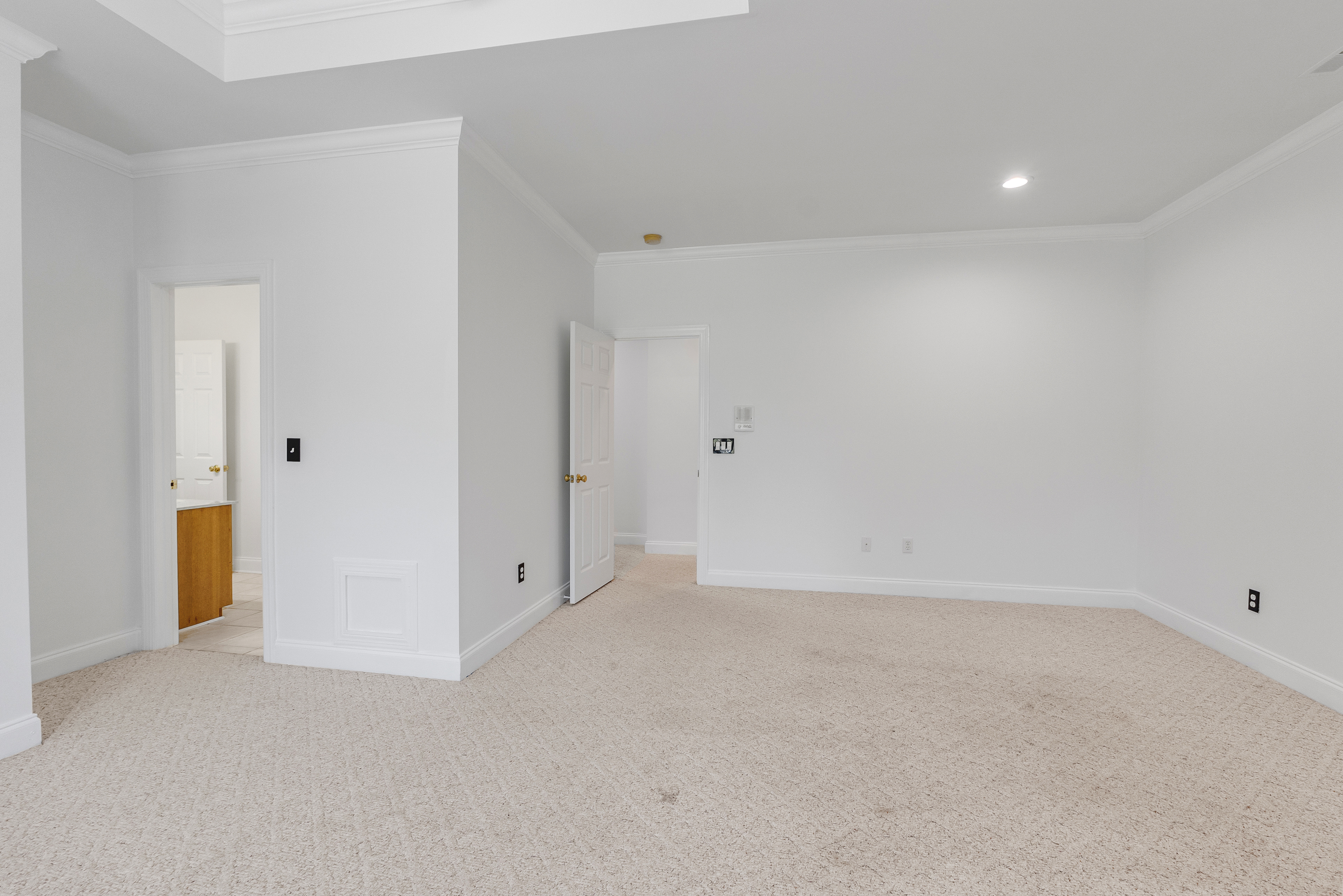 Tullahoma, Tennessee, 37388, United States, 6 Bedrooms Bedrooms, ,5 BathroomsBathrooms,Residential,For Sale,1851275