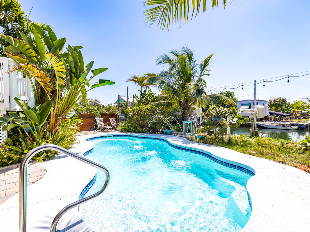 Big Coppitt, Florida, 33040, United States, 2 Bedrooms Bedrooms, ,2 BathroomsBathrooms,Residential,For Sale,1990333