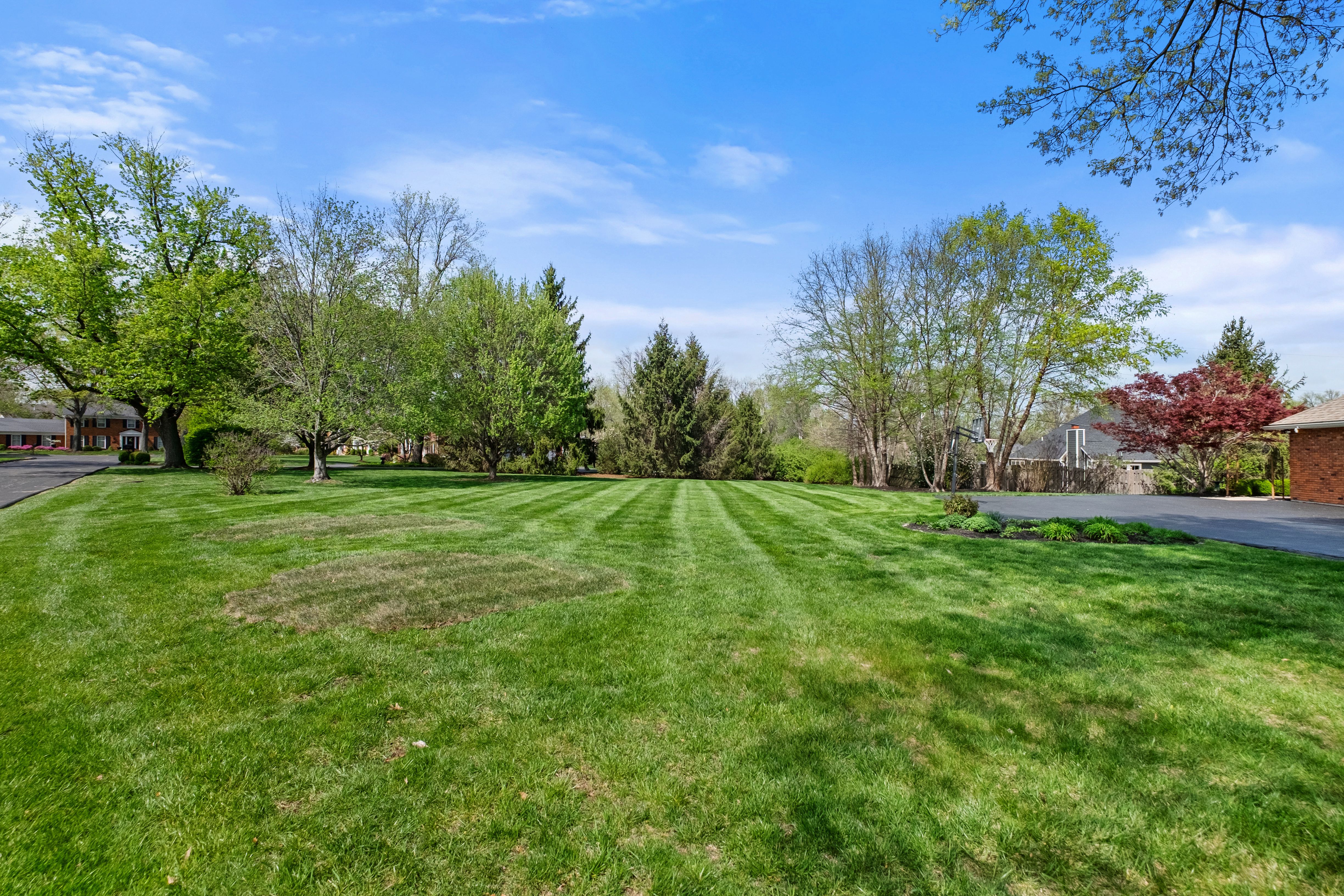  Welcome to this highly sought after home in Carberry Place l - 物件實景