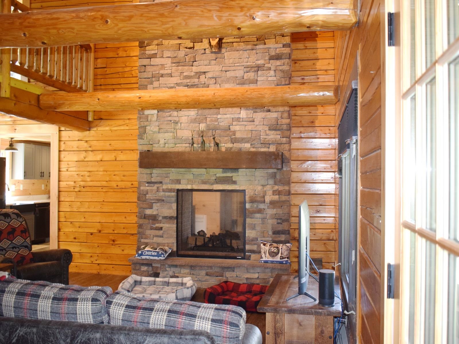 Littleton, New Hampshire, 03561, United States, 5 Bedrooms Bedrooms, ,2 BathroomsBathrooms,Residential,For Sale,1820898