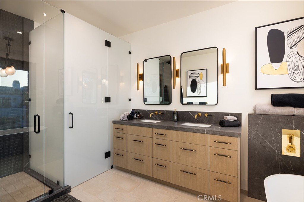 Corona del Mar, California, 92625, United States, 3 Bedrooms Bedrooms, ,4 BathroomsBathrooms,Residential,For Sale,1837053