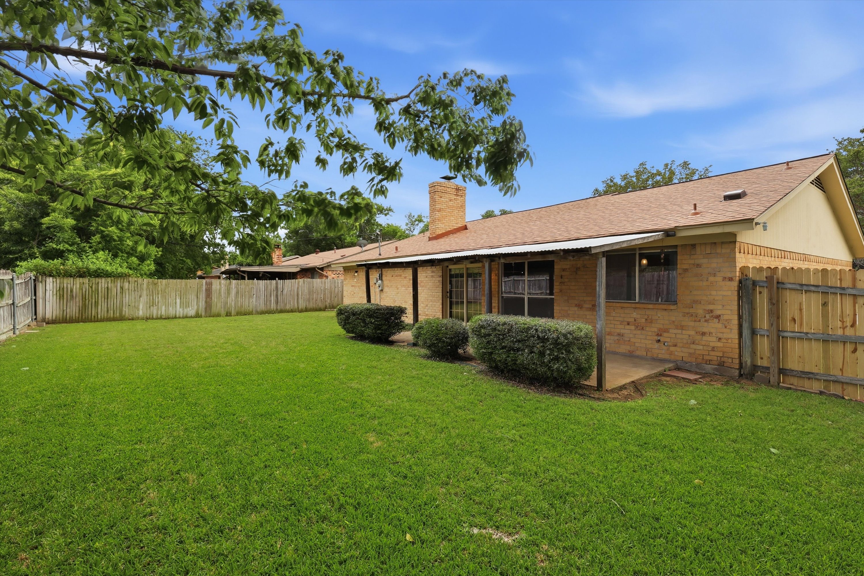  A charming ranch-style home is waiting its next story - 物件實景