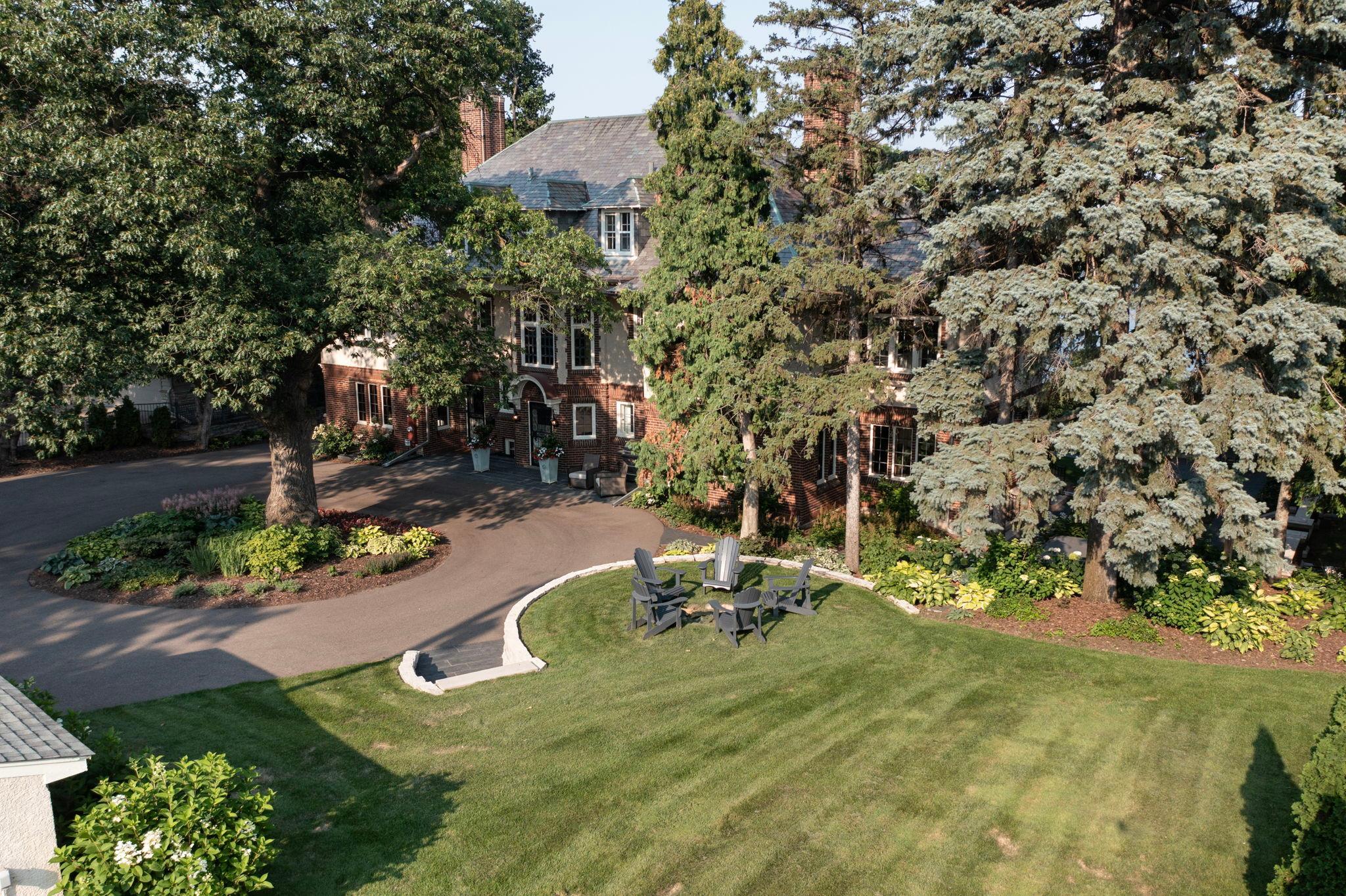 Minneapolis, Minnesota, 55416, United States, 5 Bedrooms Bedrooms, ,4 BathroomsBathrooms,Residential,For Sale,1907666