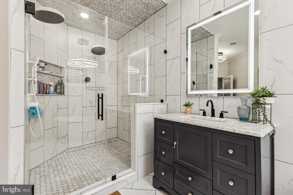 Manassas, Virginia, 20112, United States, 5 Bedrooms Bedrooms, ,5 BathroomsBathrooms,Residential,For Sale,1825143