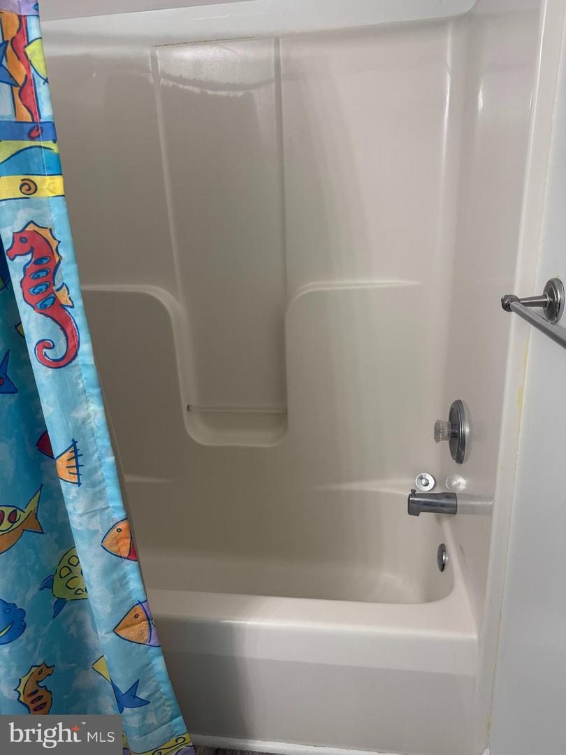 Ocean City, Maryland, 21842, United States, 4 Bedrooms Bedrooms, ,4 BathroomsBathrooms,Residential,For Sale,1992172