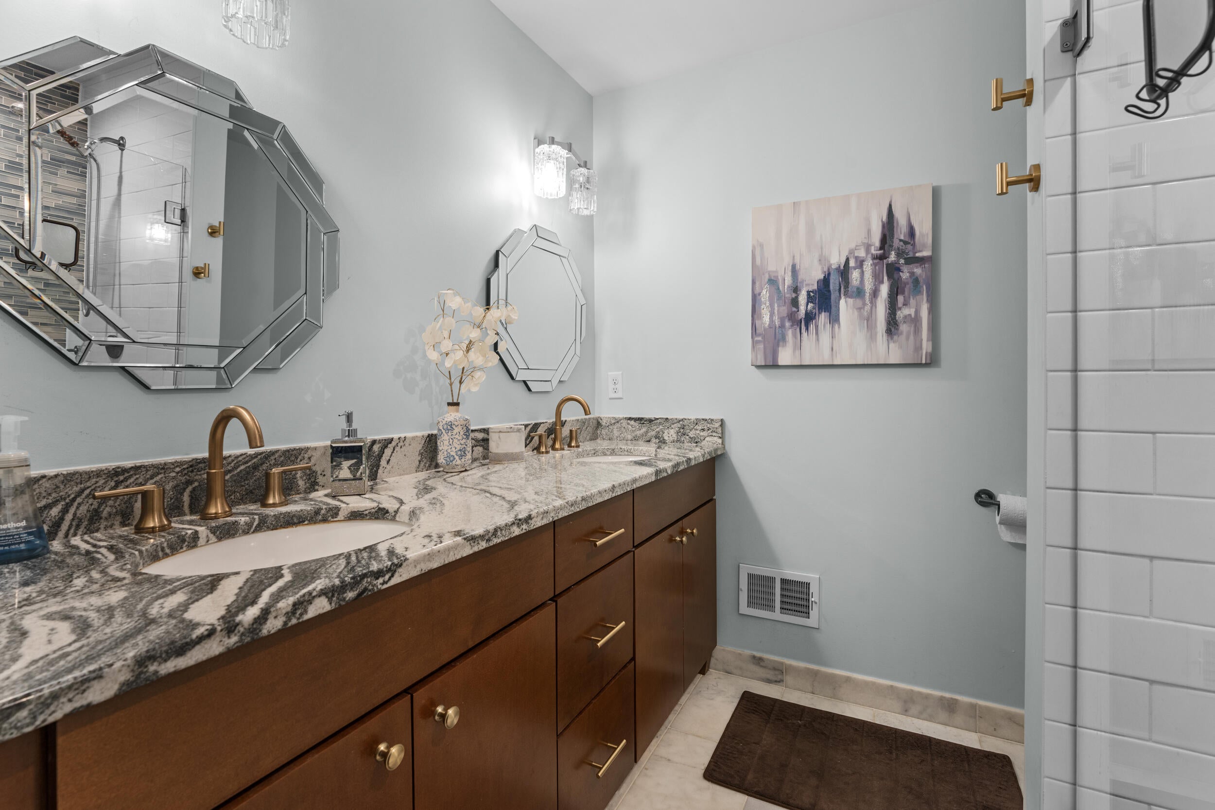 Royal Oak, Michigan, 48067, United States, 3 Bedrooms Bedrooms, ,3 BathroomsBathrooms,Residential,For Sale,1924655
