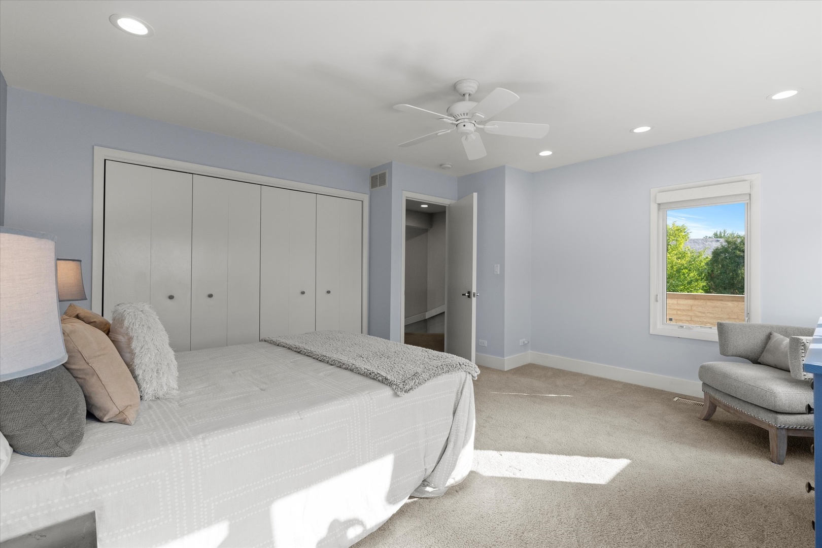 Oak Brook, Illinois, 60523, United States, 5 Bedrooms Bedrooms, ,6 BathroomsBathrooms,Residential,For Sale,1903537