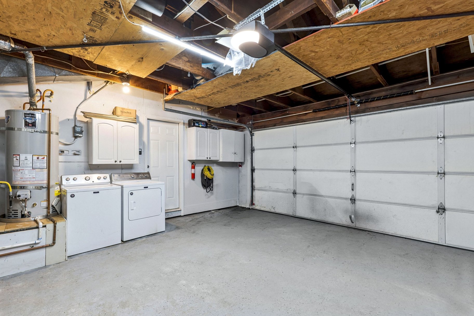  Move-In Ready 4 Bedroom Beauty  2022 Remodel  Fenced Yard, Forest Setting - 物件實景
