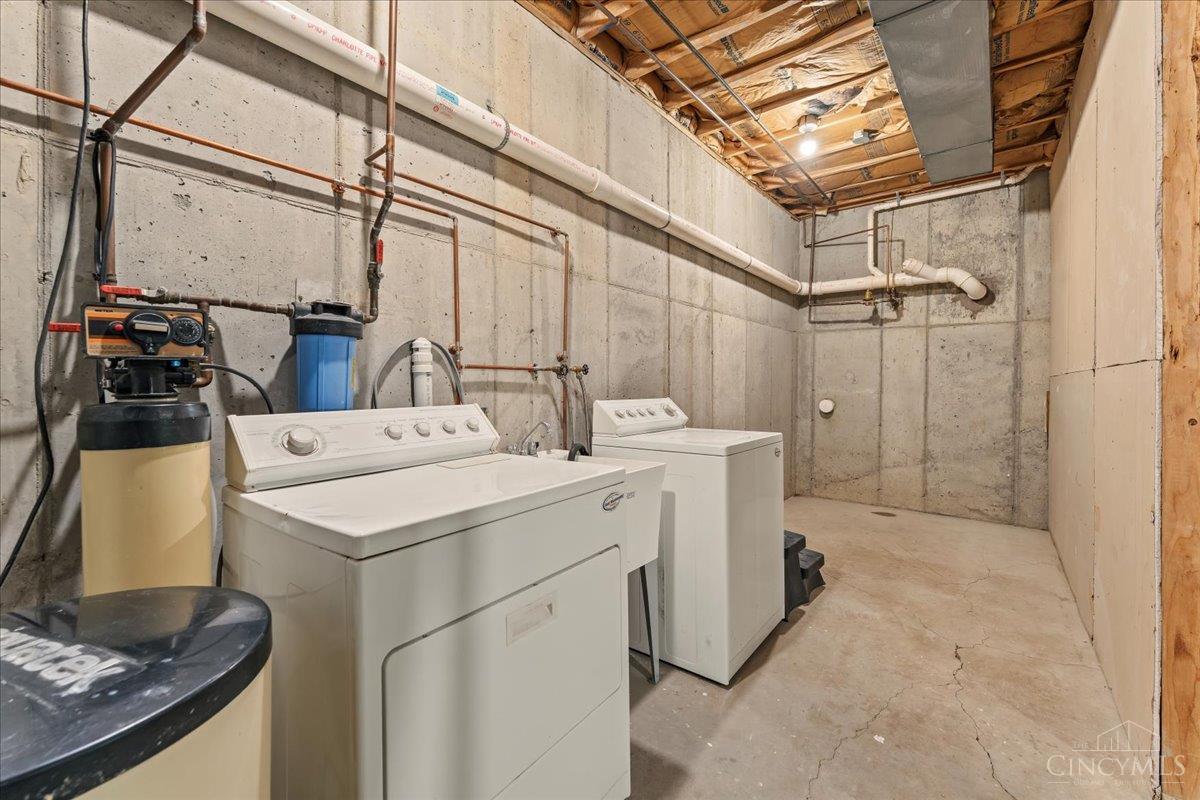 Cincinnati, Ohio, 45226, United States, 4 Bedrooms Bedrooms, ,4 BathroomsBathrooms,Residential,For Sale,1912021