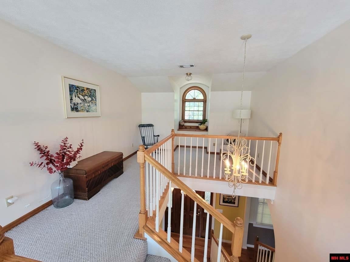Mountain Home, Arkansas, 72653, United States, 4 Bedrooms Bedrooms, ,5 BathroomsBathrooms,Residential,For Sale,2018270