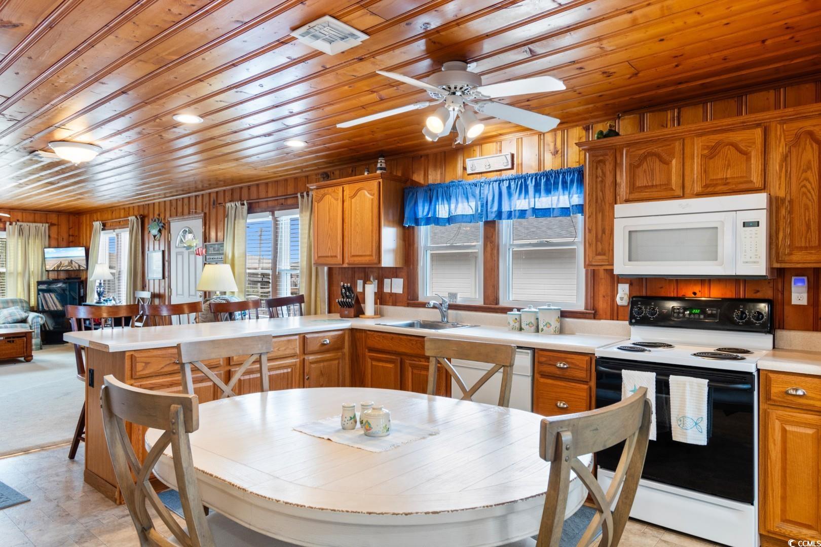 North Myrtle Beach, South Carolina, 29582, United States, 4 Bedrooms Bedrooms, ,4 BathroomsBathrooms,Residential,For Sale,1944931