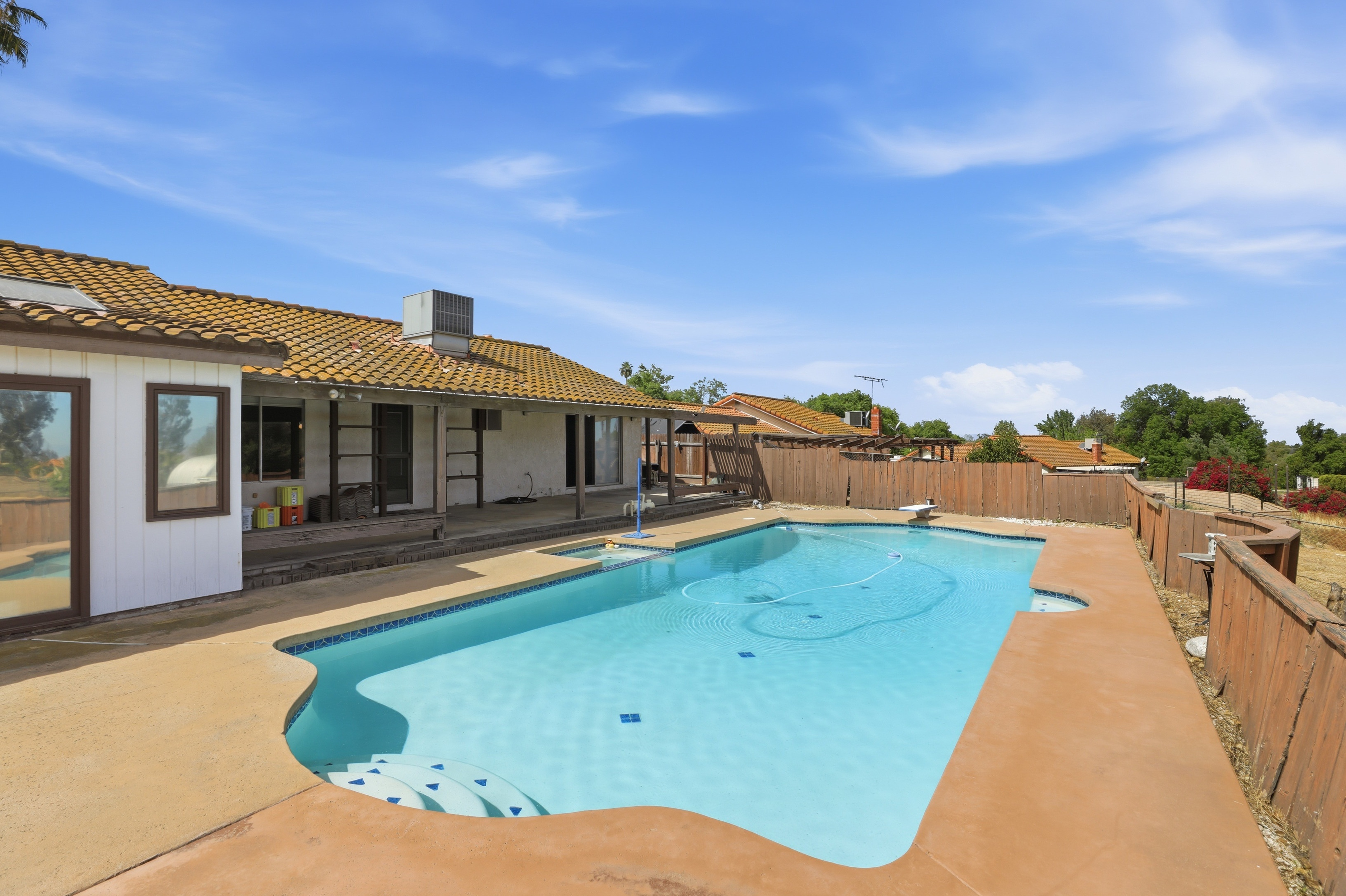  17652 Calle Del Corral, Riverside, CA 92504 - 物件實景