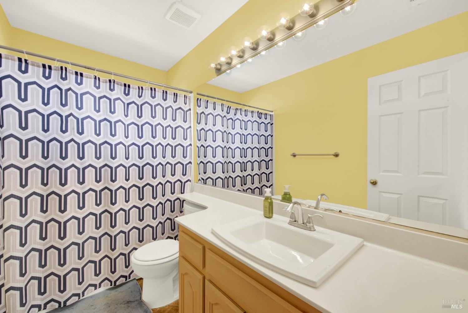 Dixon, California, 95620, United States, 5 Bedrooms Bedrooms, ,3 BathroomsBathrooms,Residential,For Sale,1992877