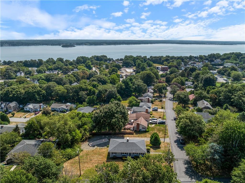 Portsmouth, Rhode Island, 02871, United States, 3 Bedrooms Bedrooms, ,2 BathroomsBathrooms,Residential,For Sale,1974528