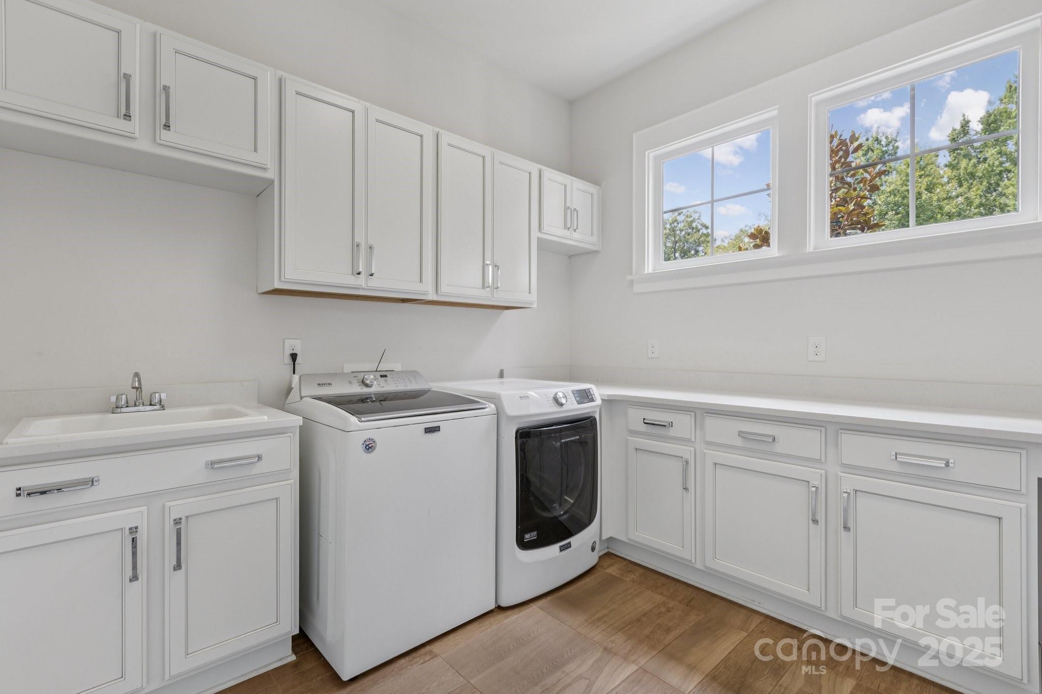 Charlotte, North Carolina, 28204, United States, 4 Bedrooms Bedrooms, ,5 BathroomsBathrooms,Residential,For Sale,1906125