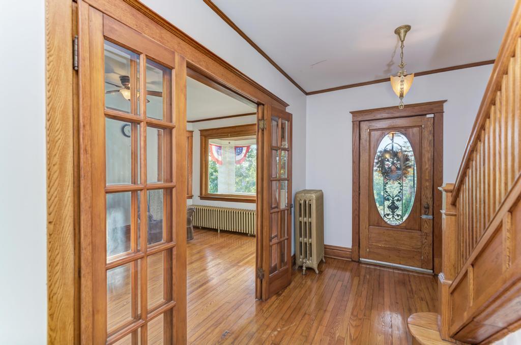 Willow Springs, Illinois, 60480, United States, 6 Bedrooms Bedrooms, ,3 BathroomsBathrooms,Residential,For Sale,1961298