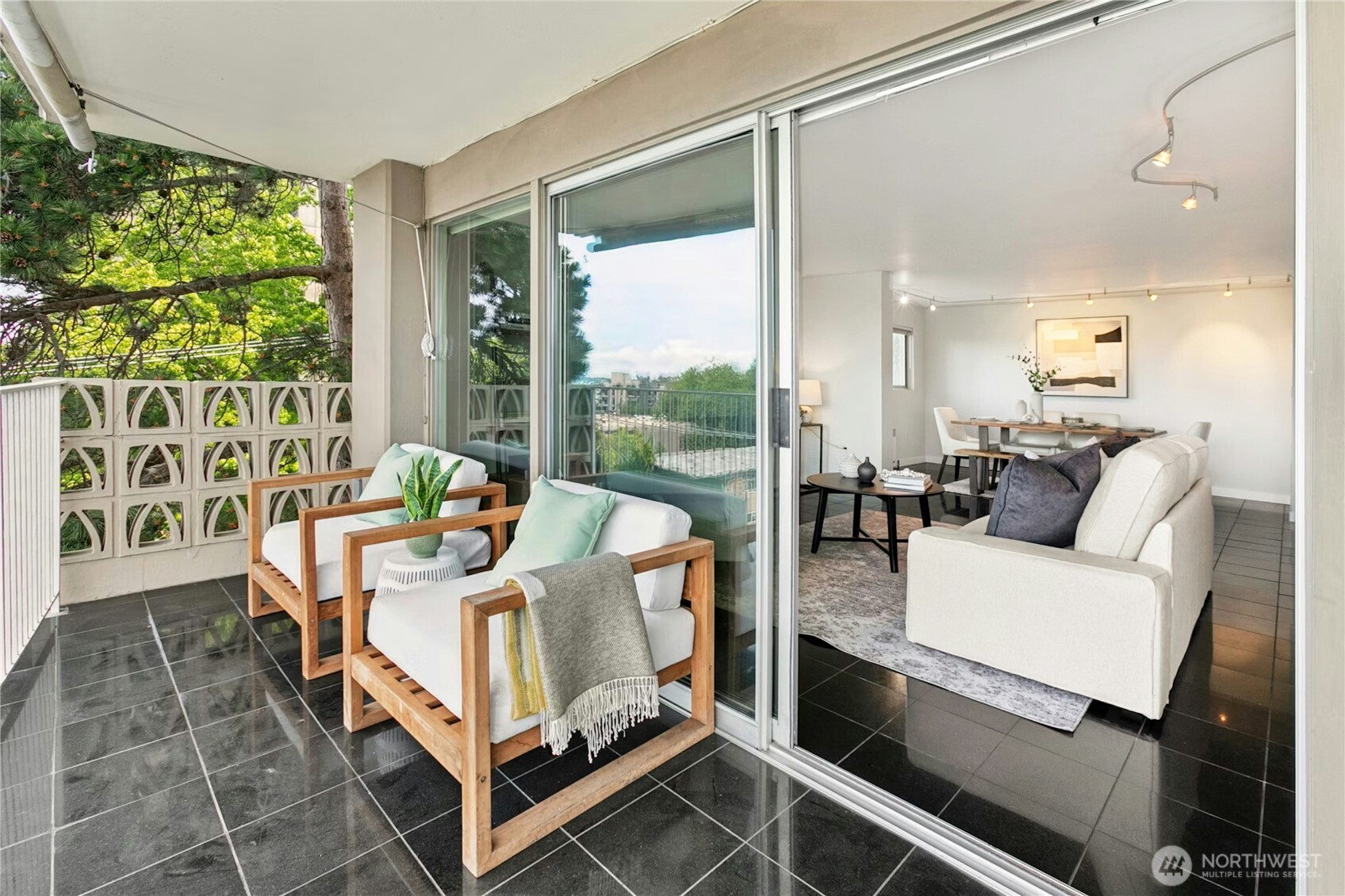 Seattle, Washington, 98102, United States, 2 Bedrooms Bedrooms, ,1 BathroomBathrooms,Residential,For Sale,1973111