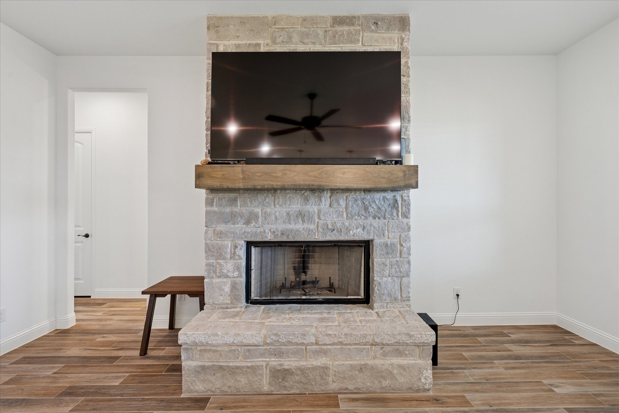 Weatherford, Texas, 76085, United States, 4 Bedrooms Bedrooms, ,3 BathroomsBathrooms,Residential,For Sale,1849963