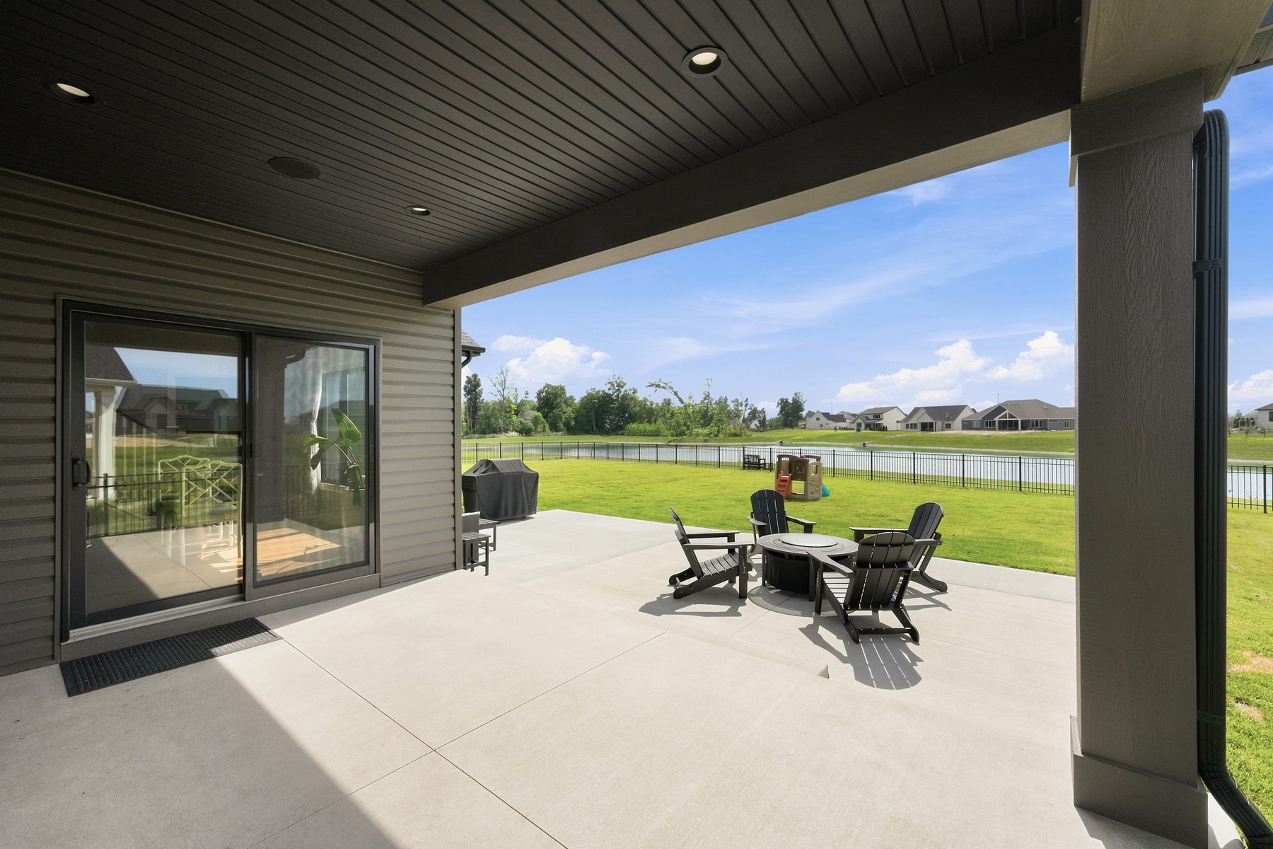  Better Than New Two Story Home in Desirable Fort Wayne Community - 物件實景