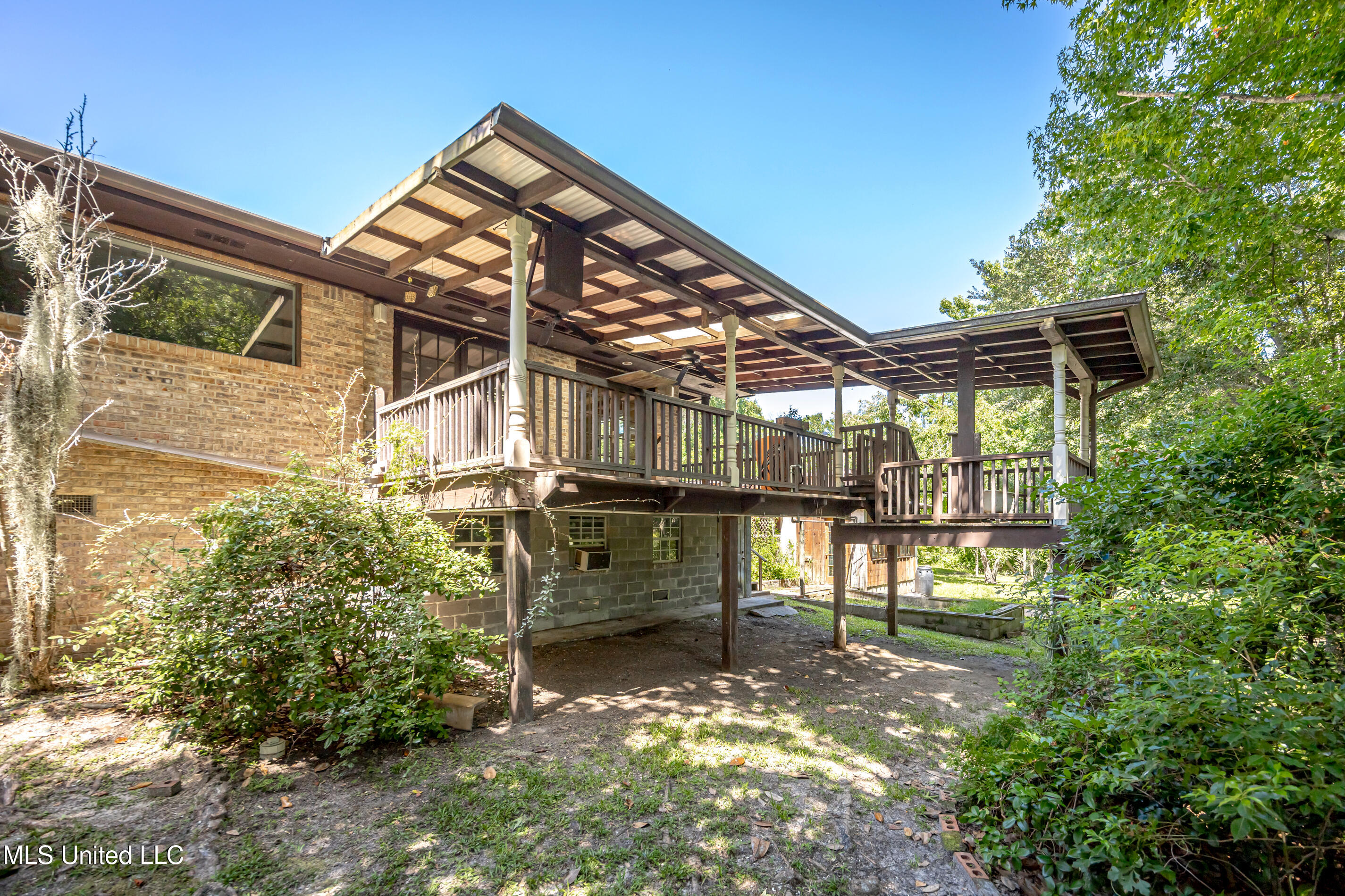 Ocean Springs, Mississippi, 39564, United States, 3 Bedrooms Bedrooms, ,3 BathroomsBathrooms,Residential,For Sale,1903607