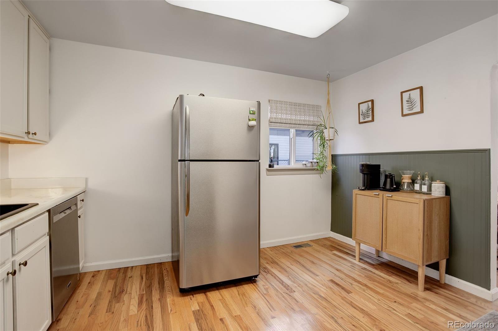Denver, Colorado, 80222, United States, 2 Bedrooms Bedrooms, ,2 BathroomsBathrooms,Residential,For Sale,1965517