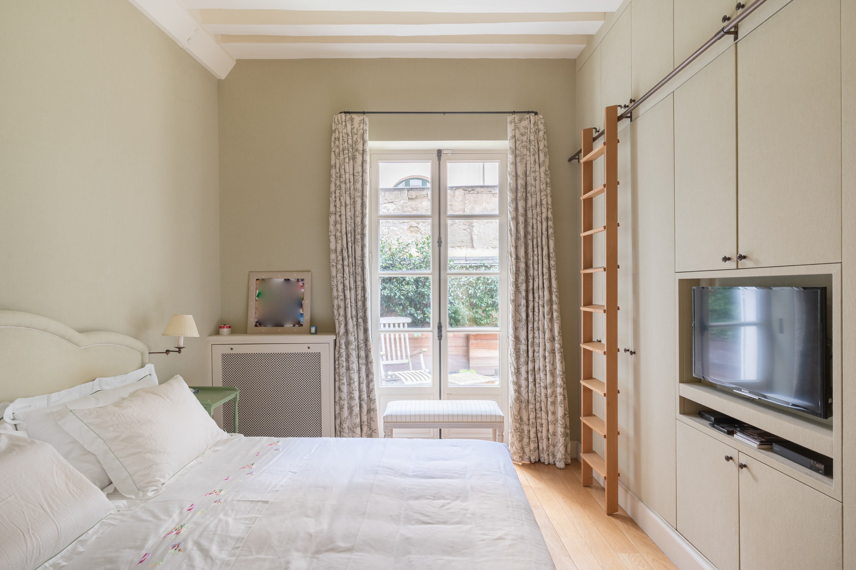  Elegant, fully renovated apartment with a spacious landscaped terrace - 物件實景
