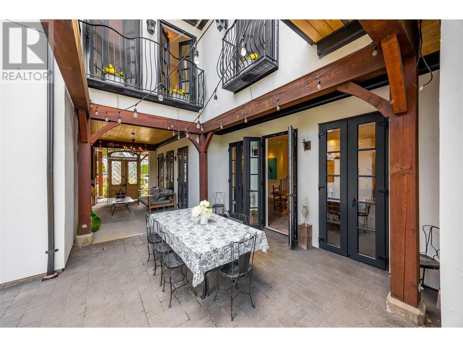 KELOWNA, British Columbia, V1Y 5N3, CA, 6 Bedrooms Bedrooms, ,4 BathroomsBathrooms,Residential,For Sale,1883056